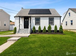 234 Old Rd, Sewaren, NJ 07077