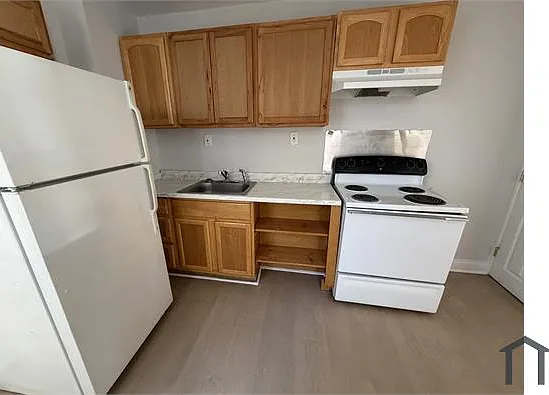 1026 Bennett St — Photo 6