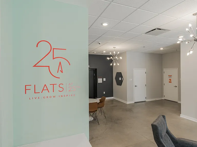 Flats at 25th — Photo 80