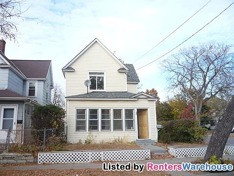 1st image of 827 26th Ave NE