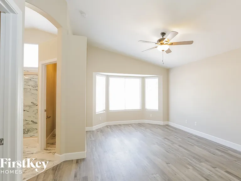 8630 W Shaw Butte Dr — Photo 9