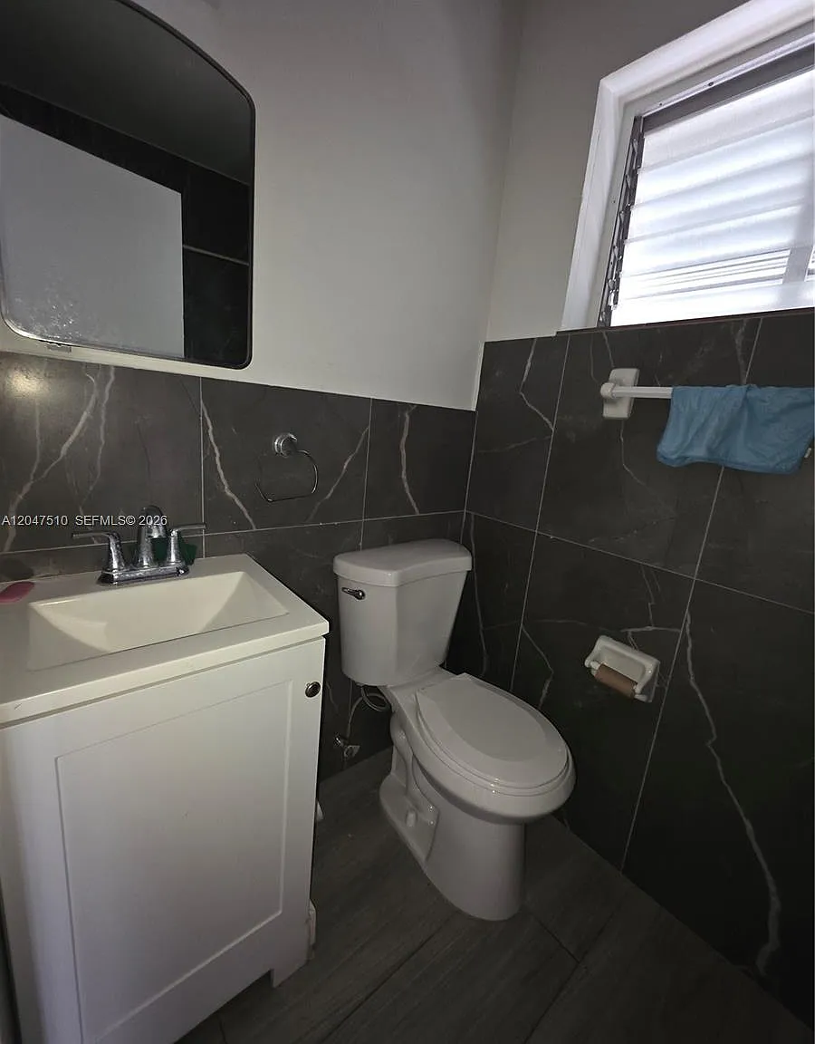 1 bed, 1.0 bath, $1,650 — Photo 4