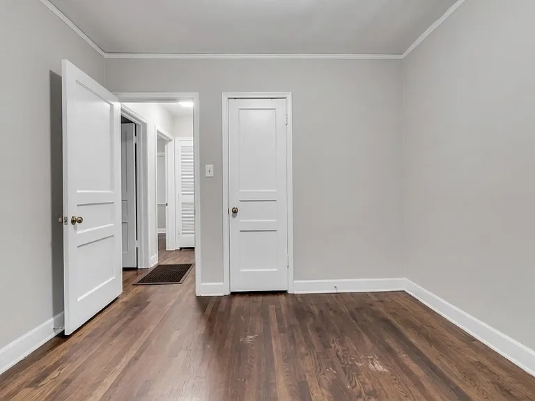 1017 Gordon St — Photo 5