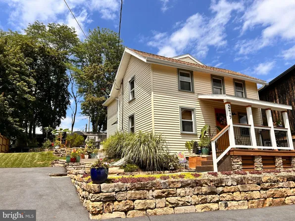 219 E Burrows St, Bellefonte, PA 16823