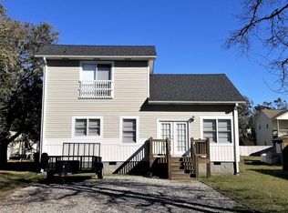 102 NE 71st St, Oak Island, NC 28465