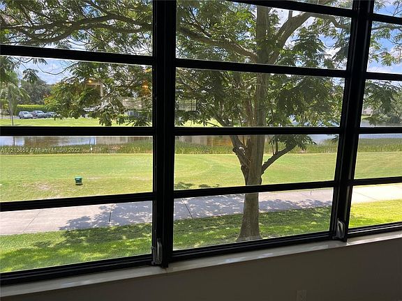 5th image of 1715 Whitehall Dr APT 203