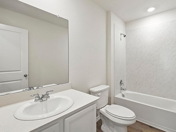 3rd image of 6023 Midsummer Way