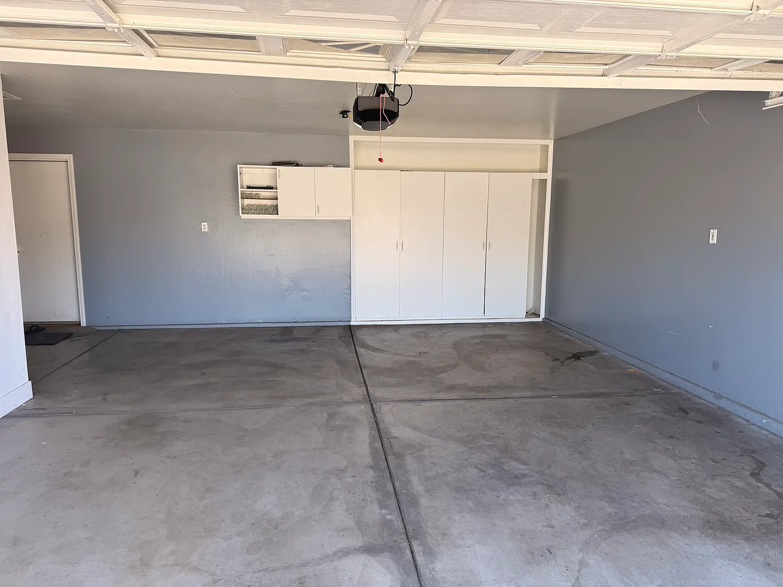 3 bed, 2.5 bath, 2100 sqft, $2,600 — Photo 2