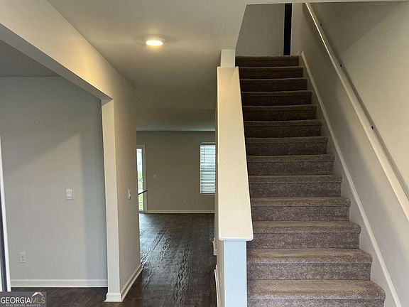 2nd image of 704 Chickadee St