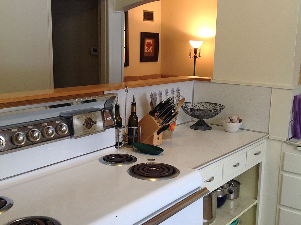 Kitchen w/1955 stove&oven