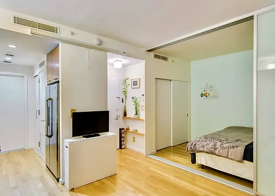 Sold by Bouklis Group | media 10