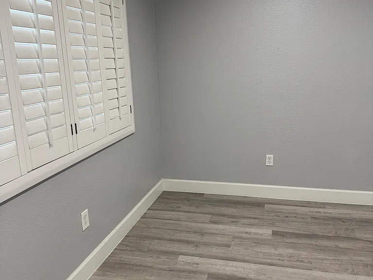 1117 Camino Del Rio — Photo 3