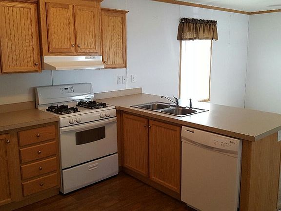 OLD PHOTO - floor coverings have been replaced.