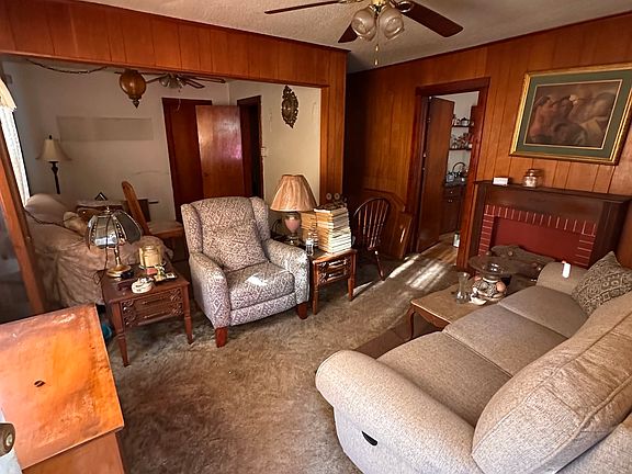 2nd image of 3922 Miles St