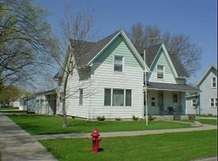 902 8th Ave, Belle Plaine, IA 52208