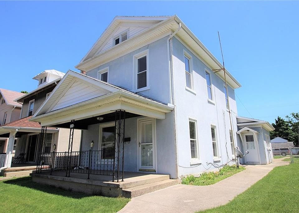 1st image of 711 E Main St