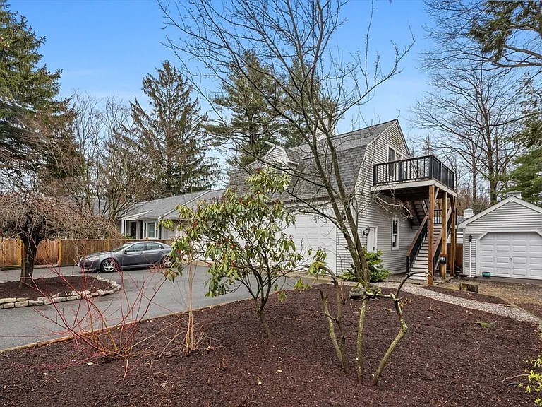 32 Allandale St #2 — Photo 10