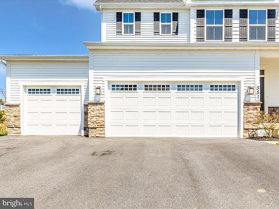 4th image of 551 Timbermill Ct