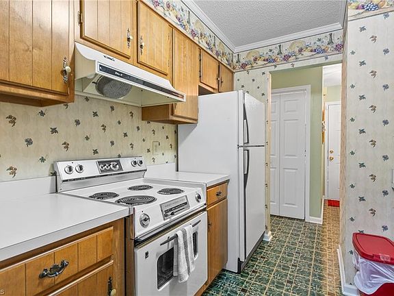 5th image of 3014 Darden Rd APT D