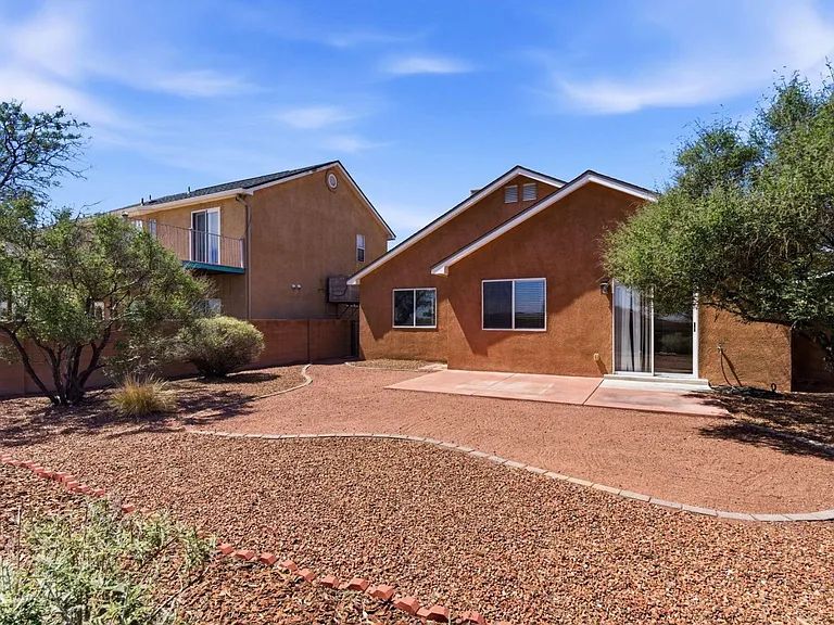 1733 Gallinas Rd NE — Photo 22