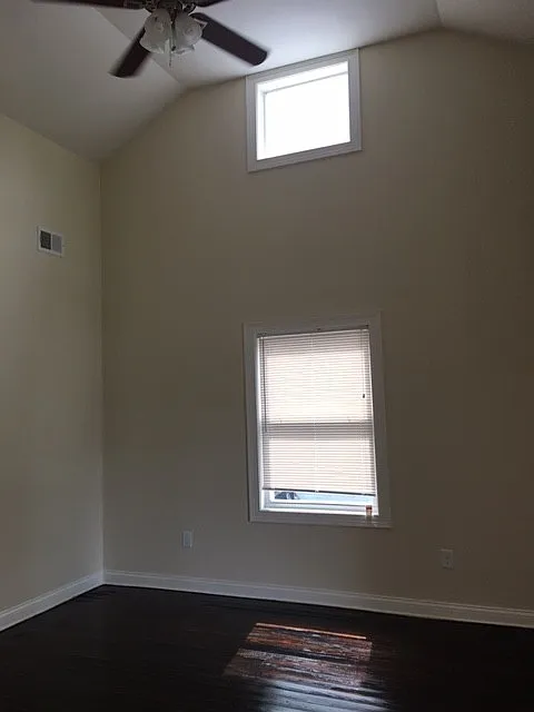 623 Addison - Pre-Leasing for Fall Semester 2026 — Photo 2