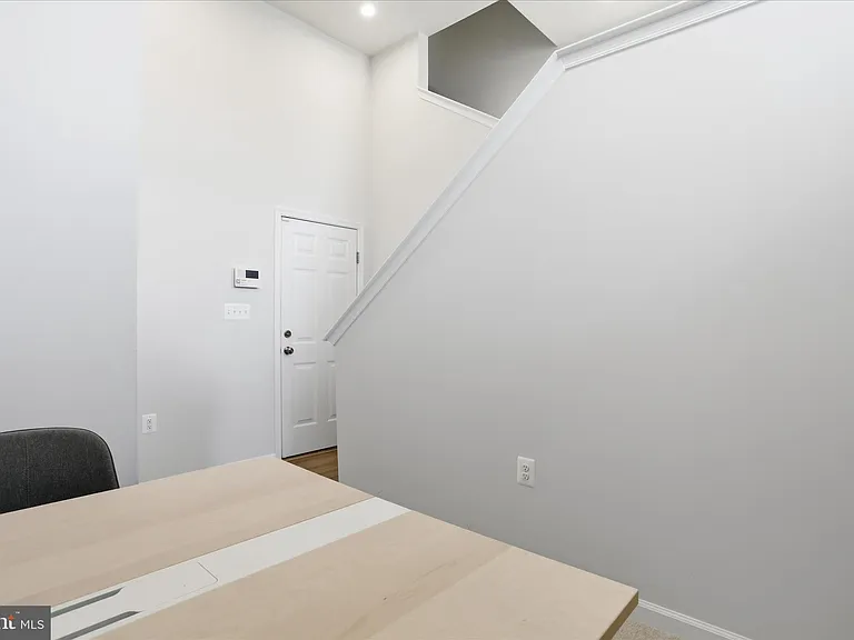 163 Anthem St — Photo 30