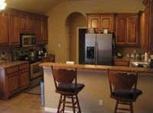 8216 Fall Crest Dr, Hurst, TX 76053