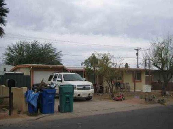 4th image of 2628 E 2nd St