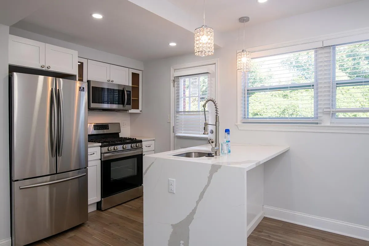 4913 Just St NE photo 1