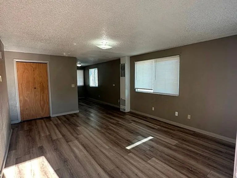 542 Riverside Dr #1 — Photo 4