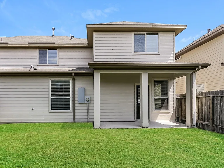 12258 Gemma — Photo 3