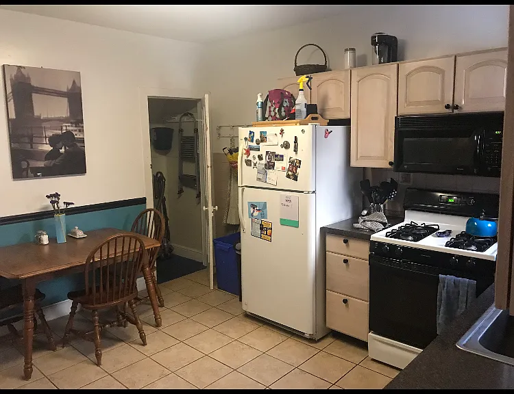 124 Burnside St — Photo 3