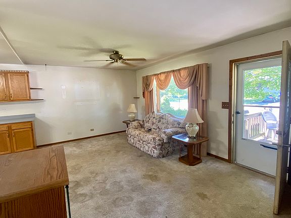 4th image of 15 Saratoga Ct