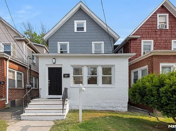 276 High St, Hackensack, NJ 07601