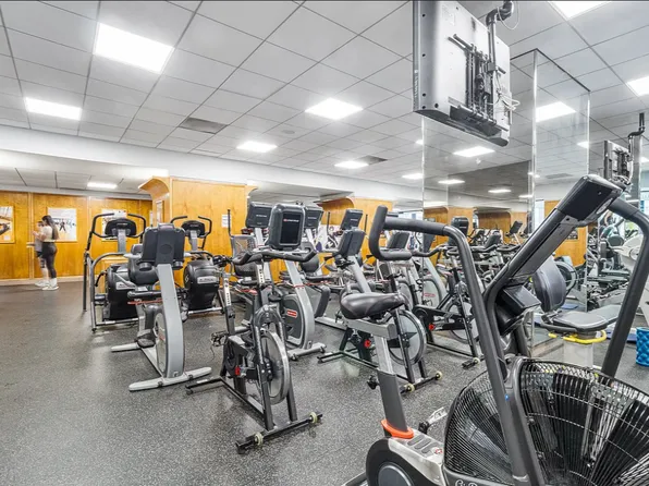 303 East 57th Street image 13 of 13