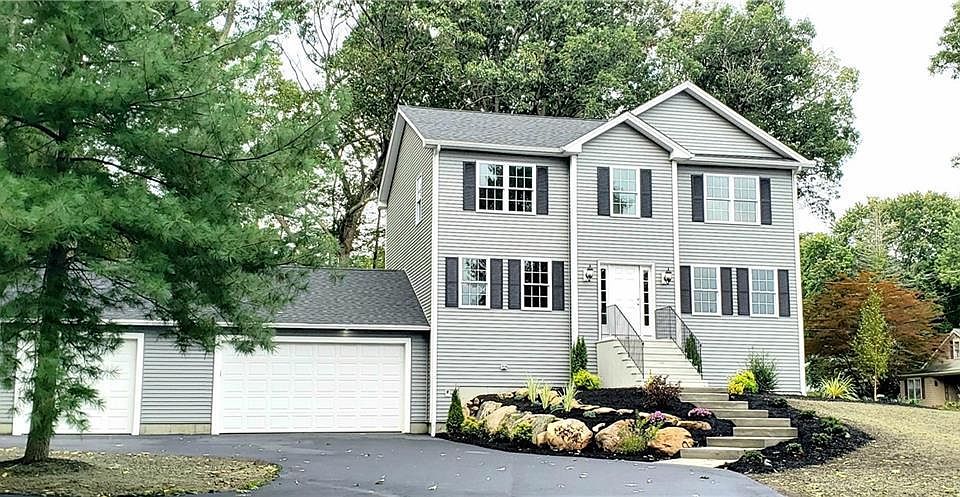 1st image of 40 Carpenter Dr