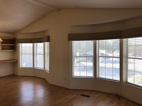 5th image of 120 S Birchwood Cir