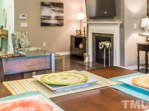 3rd image of 125 Comptonfield Dr