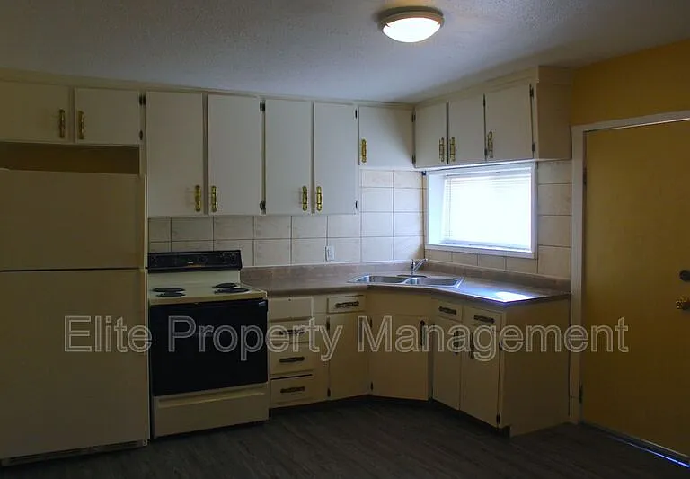 1026 W 13th St — Photo 6