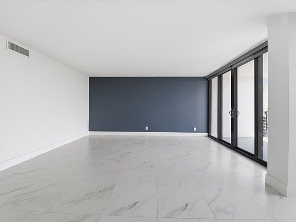 5th image of 936 Intracoastal Dr APT 21C