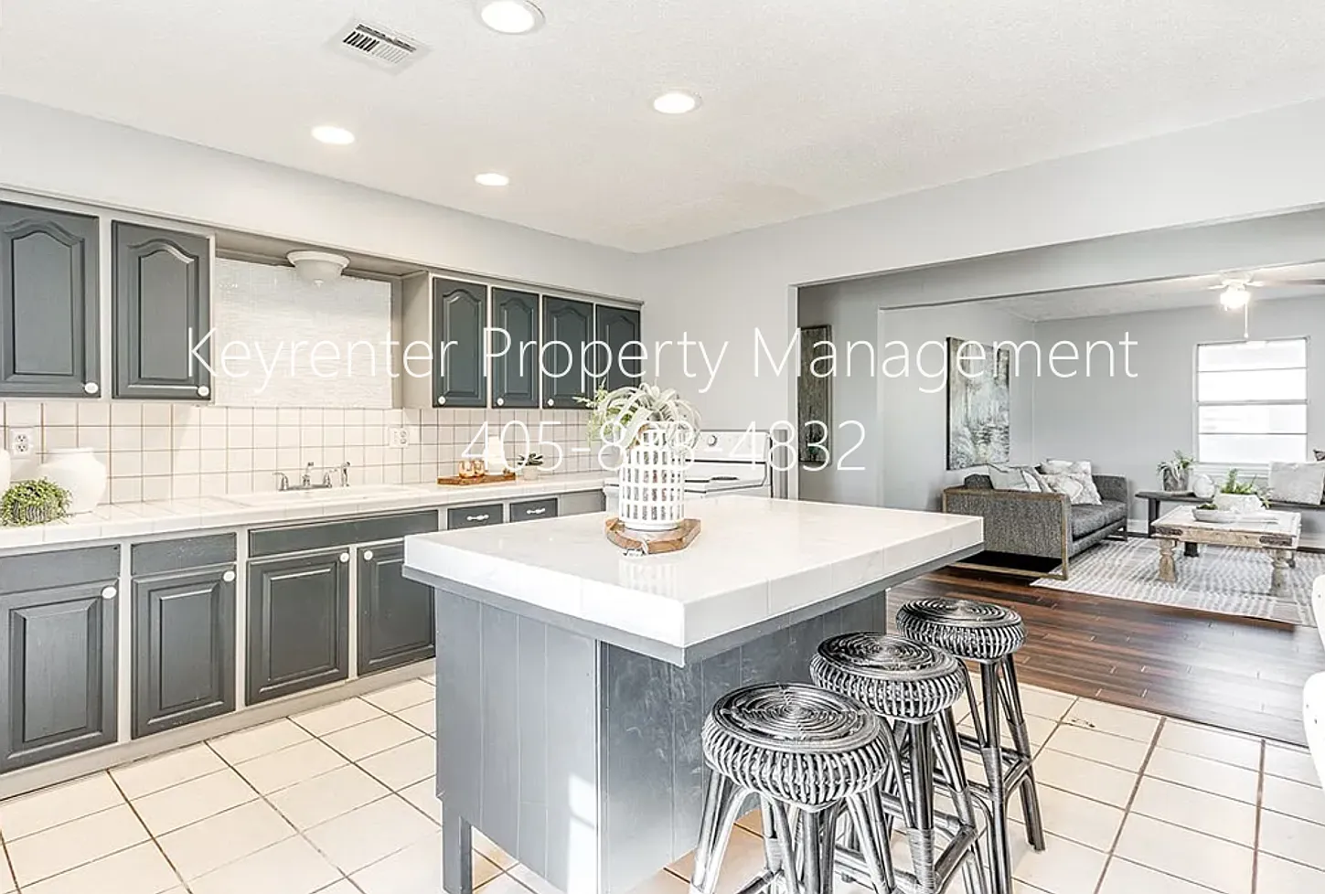 Spacious, beautiful, and conveniently located house for rent! — Photo 4