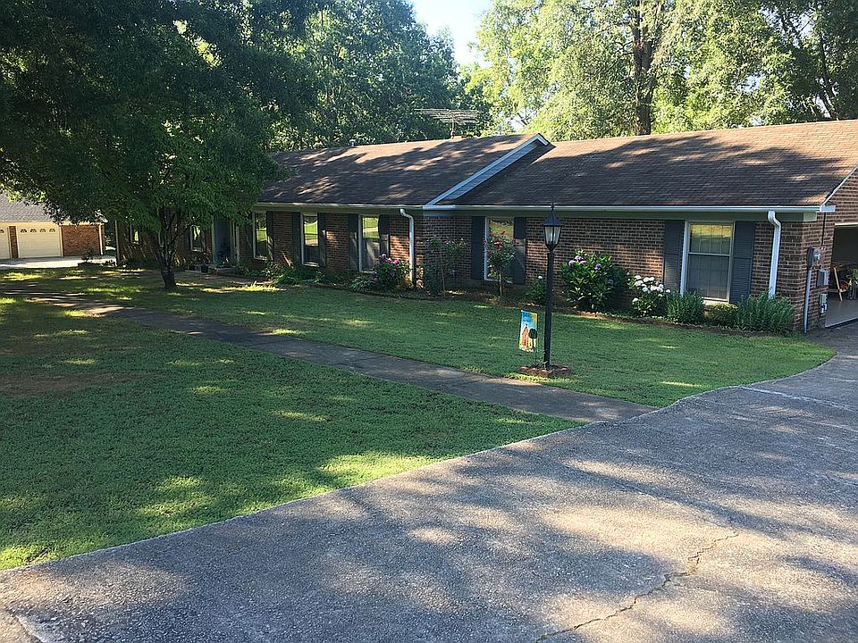 1st image of 330 Maplewood Dr
