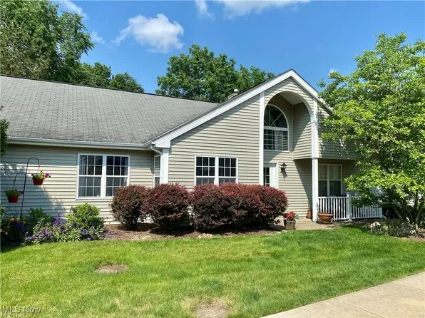 410 Vista Ln, Aurora, OH 44202