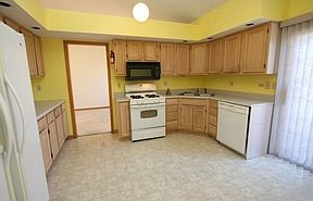 4th image of 780 Anne St