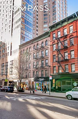 Rented by Compass | media 21