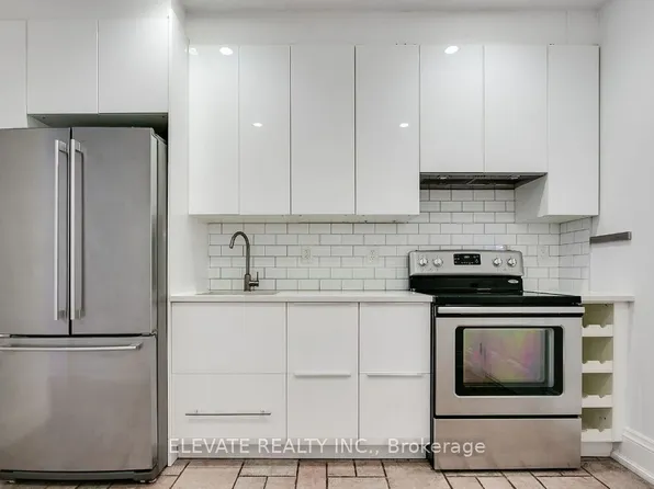 2 Abbs St #A, Toronto, ON M6K 1M6