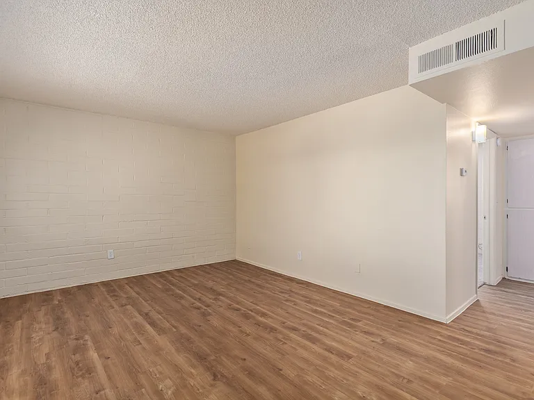 3415 E Earll Dr. — Photo 8