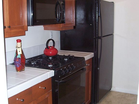 Kitchen left