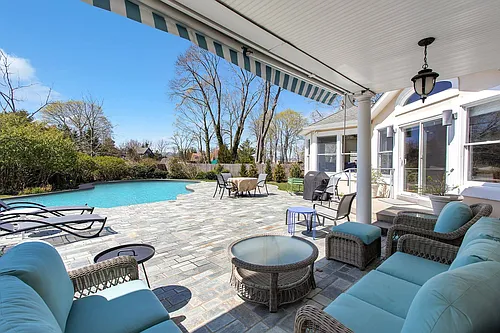 8 Country Ln Photo 1