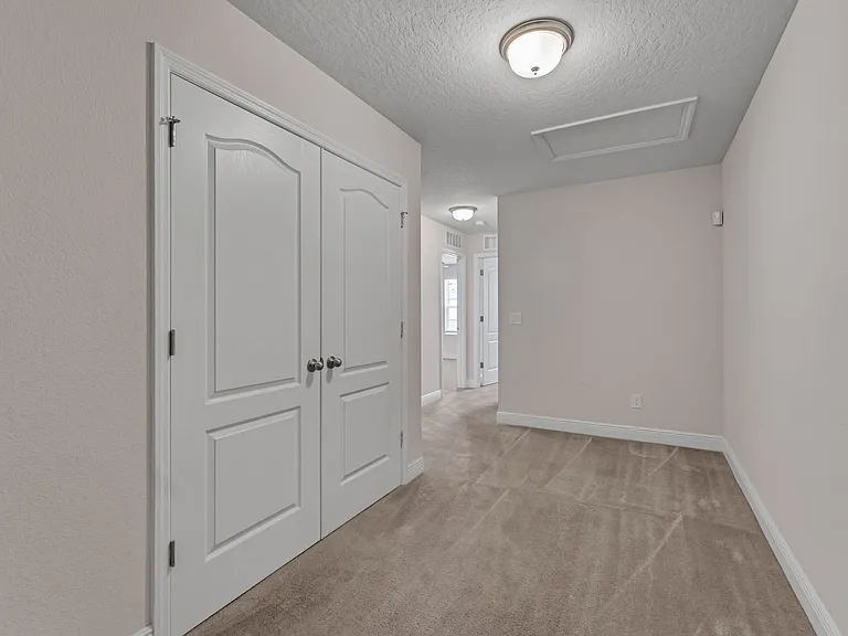 569 Bethesda Ct — Photo 12